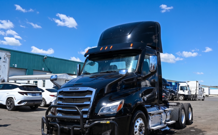 2022 Freightliner Cascadia Daycab