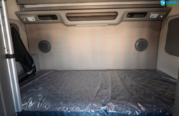 
										2022 Volvo 860 full									