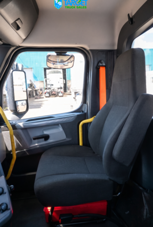 
								2022 Freightliner Cascadia Daycab full									