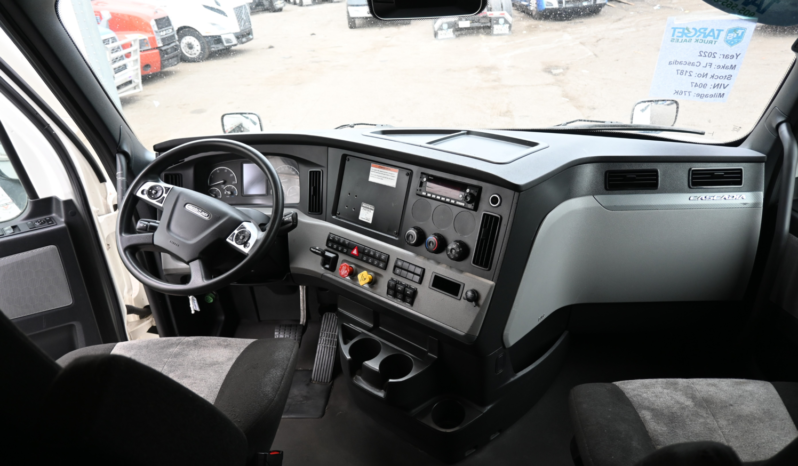 
								2022 Freightliner Cascadia full									