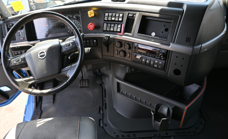 
								2025 Volvo 760 full									