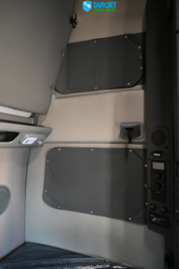 
										2022 Volvo 860 full									