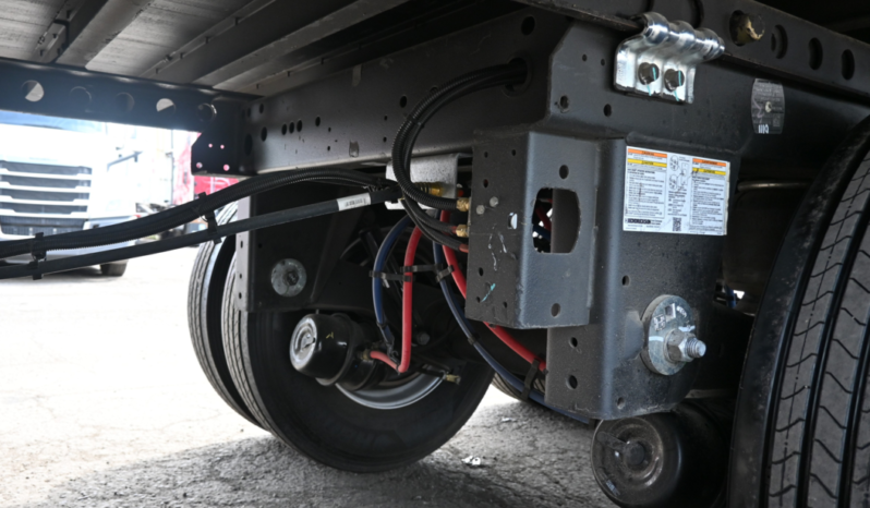 
								2027 Hyundai Dry Van full									