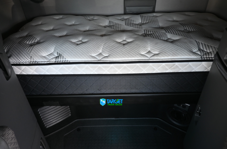 
								2025 Volvo 760 full									