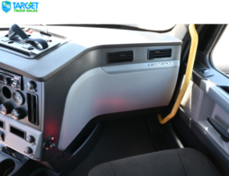 
										2022 Freightliner Cascadia Daycab full									