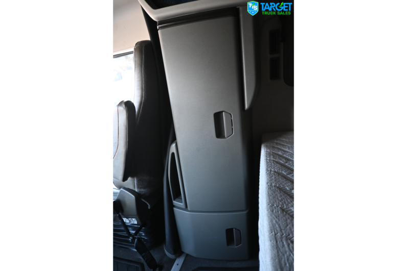 
								2024 Volvo 760 full									