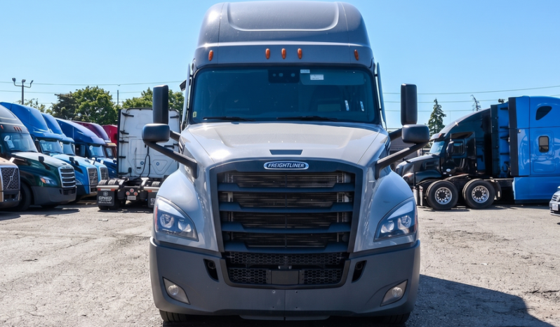 
								2023 Freightliner Cascadia full									