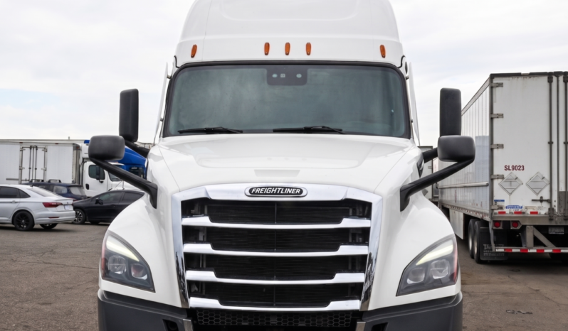 
								2022 Freightliner Cascadia full									