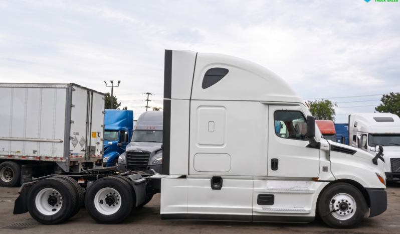
								2022 Freightliner Cascadia full									