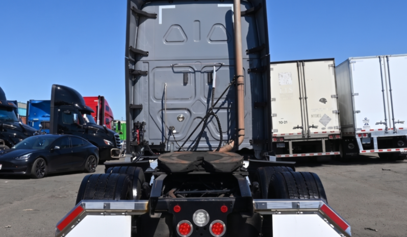 
								2023 Freightliner Cascadia full									