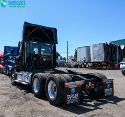 
										2022 Freightliner Cascadia Daycab full									