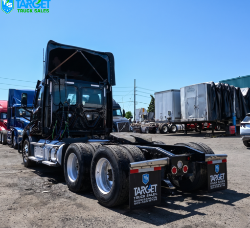 
								2022 Freightliner Cascadia Daycab full									