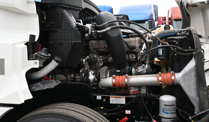 
								2022 Freightliner Cascadia full									