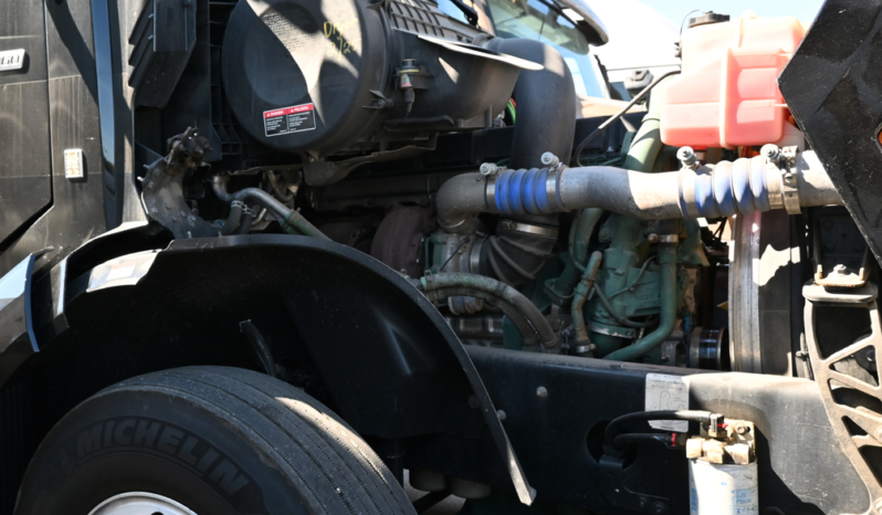 
								2022 Volvo 860 full									