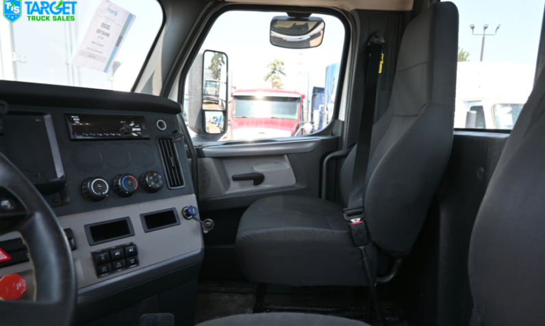
								2020 Freightliner Daycab full									