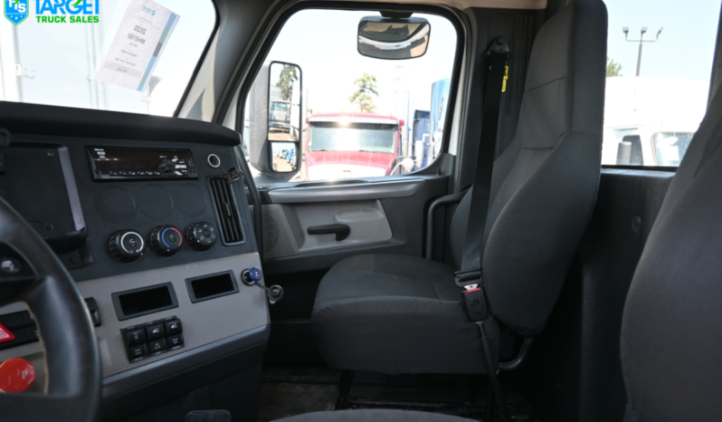 
								2020 Freightliner Daycab full									