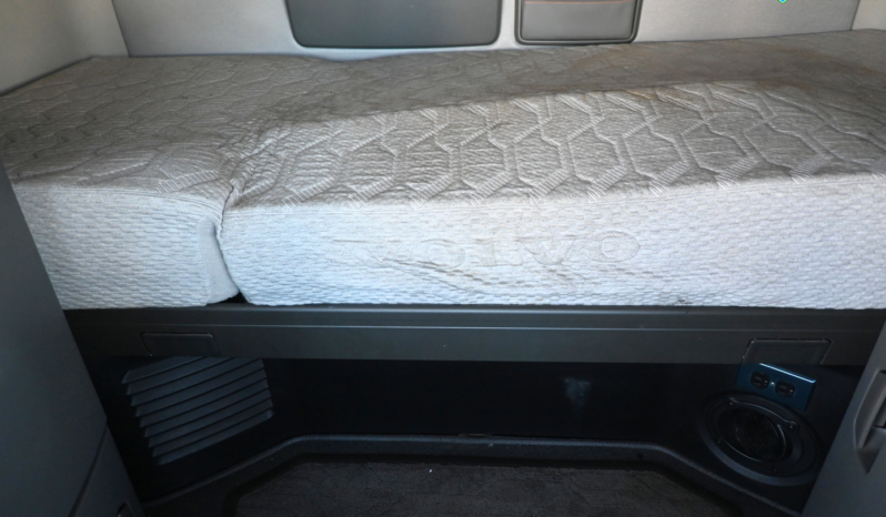 
								2023 Volvo 760 full									