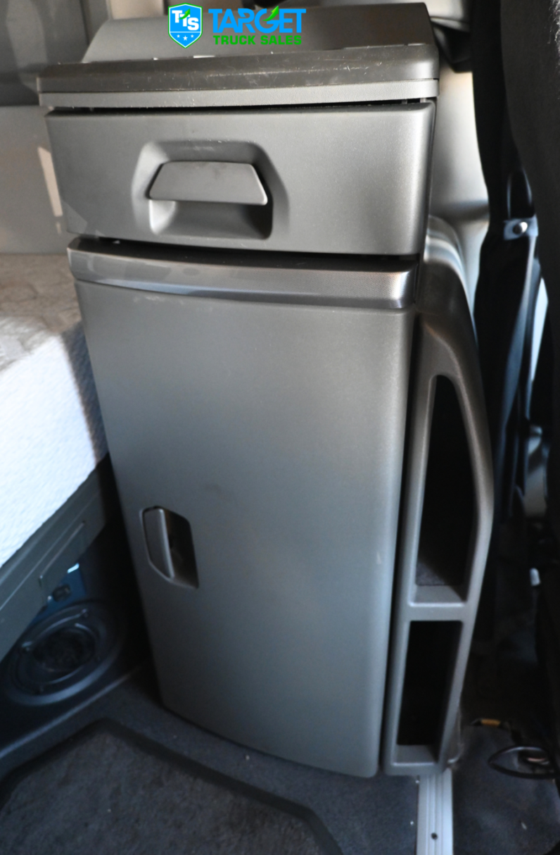 
								2023 Volvo 760 full									