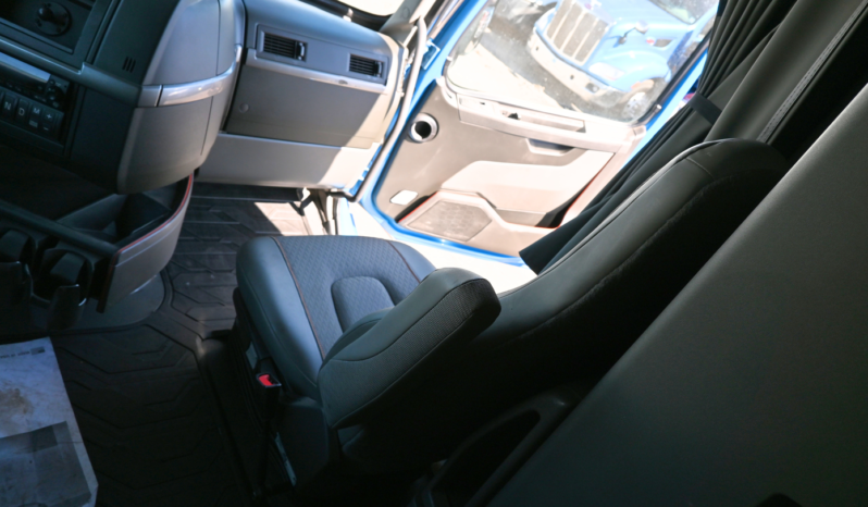 
								2023 Volvo 760 full									