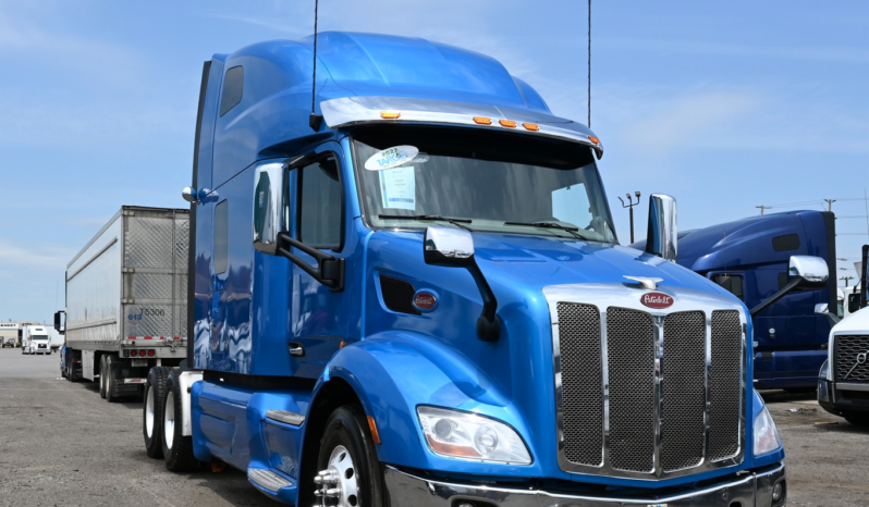 
								2022 Peterbilt 579 full									