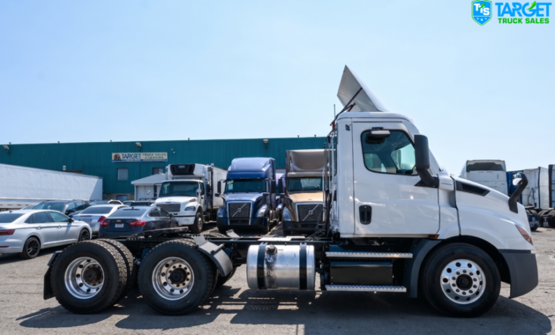 
								2020 Freightliner Daycab full									