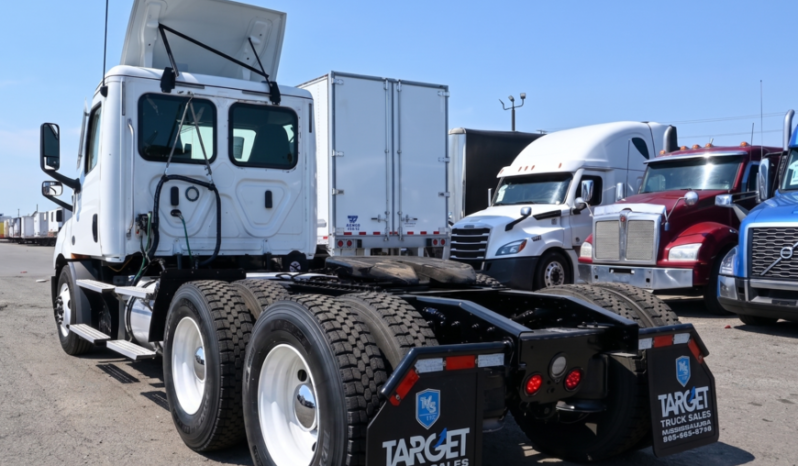 
								2020 Freightliner Daycab full									