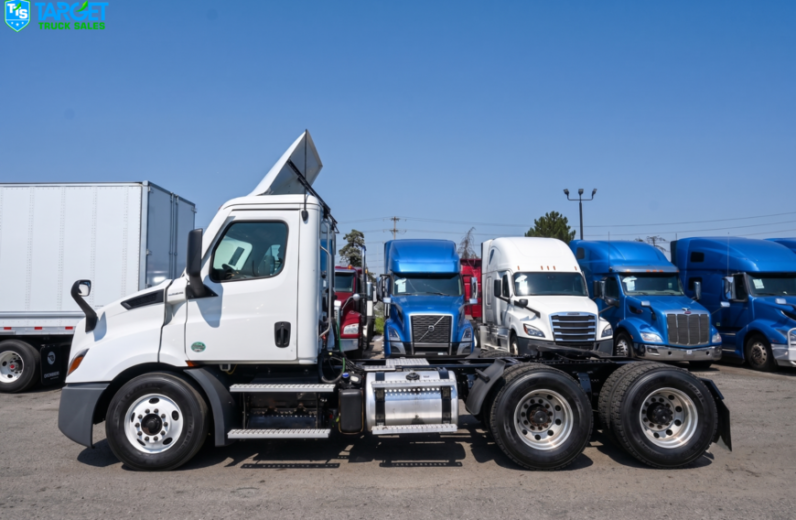 
								2020 Freightliner Daycab full									