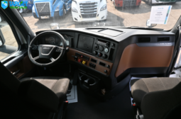 
										2022 Freightliner Cascadia – 807K Kilometers Driven full									
