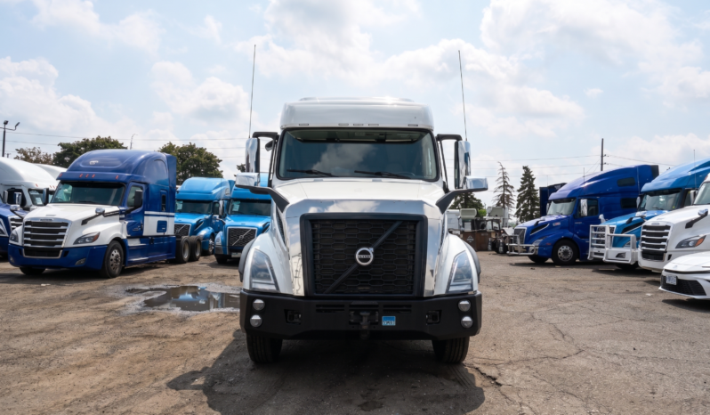 
								2023 Volvo Mid Roof – 3.42 Ratio full									