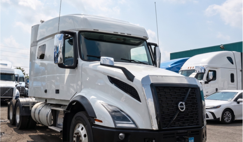 
								2023 Volvo Mid Roof – 3.42 Ratio full									