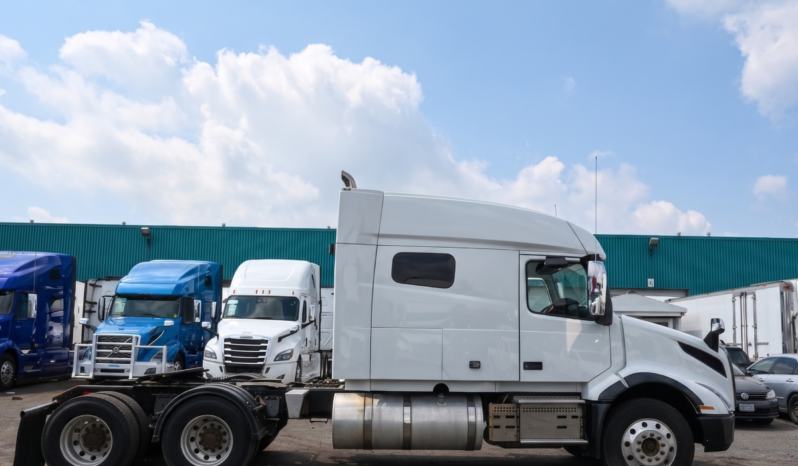 
								2023 Volvo Mid Roof – 3.42 Ratio full									