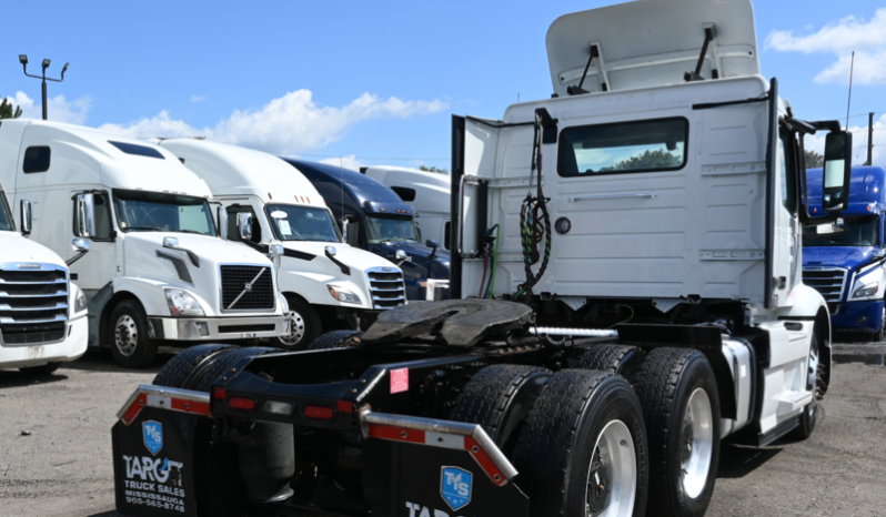 
								2022 Volvo VNR Daycab – 394K Kilometers Driven full									