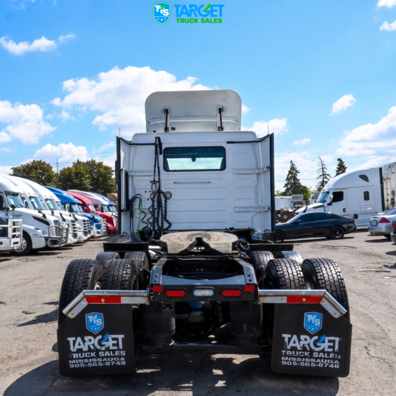 
								2022 Volvo VNR Daycab full									
