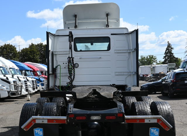 
								2022 Volvo VNR Daycab – 394K Kilometers Driven full									