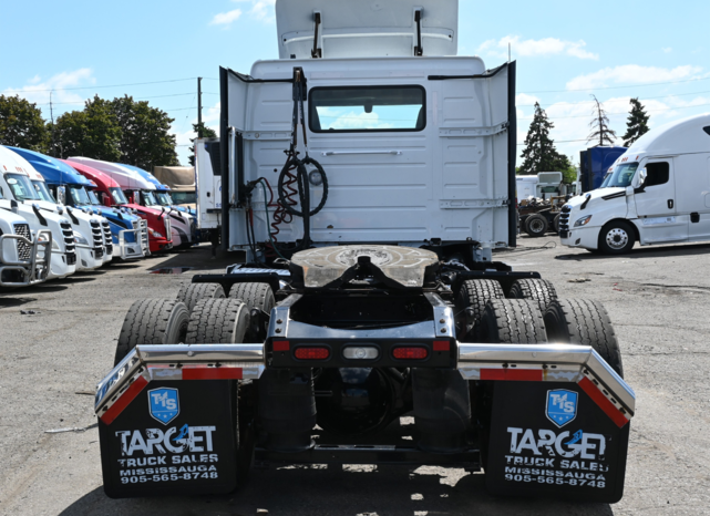 
								2022 Volvo VNR Daycab – 448K  Kilometers Driven full									
