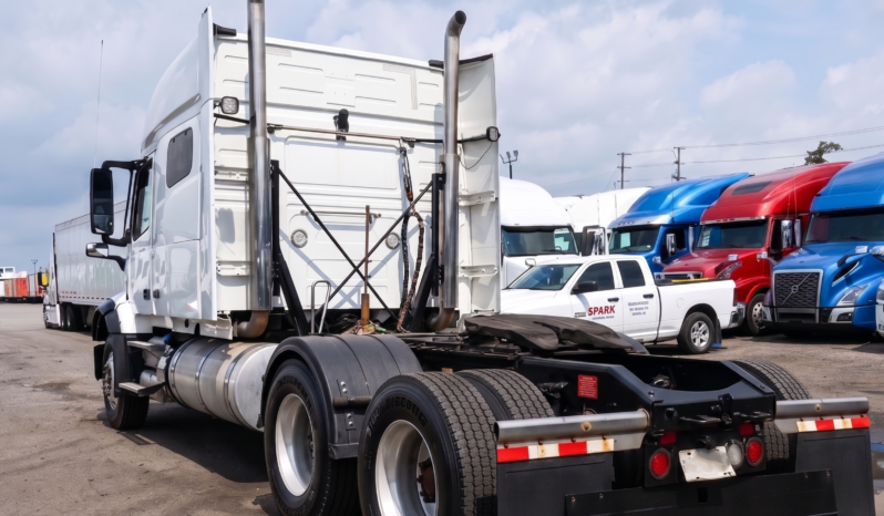 
								2023 Volvo Mid Roof – 3.42 Ratio full									