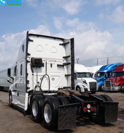 
								2023 Freightliner Cascadia full									