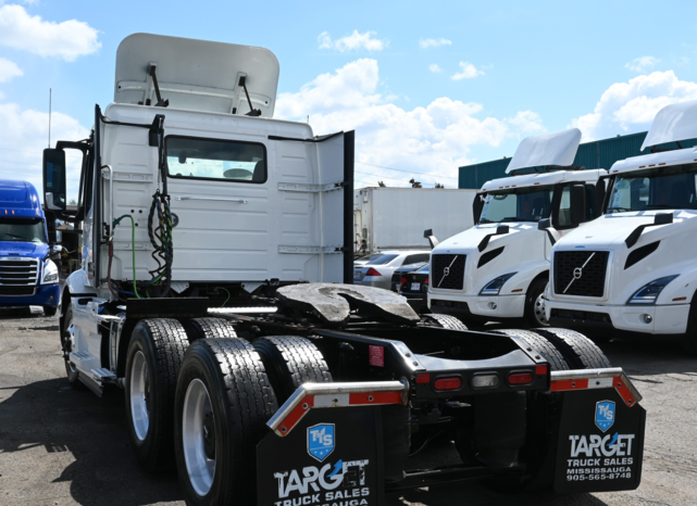 
								2022 Volvo VNR Daycab – 394K Kilometers Driven full									