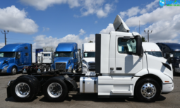 
										2022 Volvo VNR Daycab full									