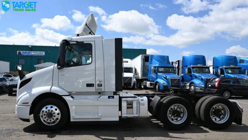 
								2022 Volvo VNR Daycab – 448K  Kilometers Driven full									