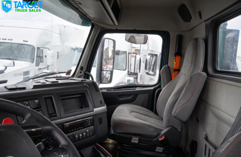 
								2020 Volvo VNR Daycab full									