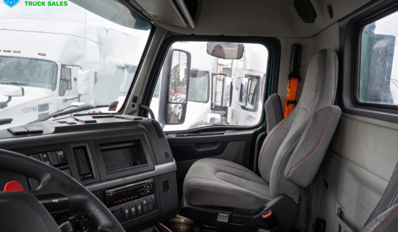 
								2020 Volvo VNR Daycab full									