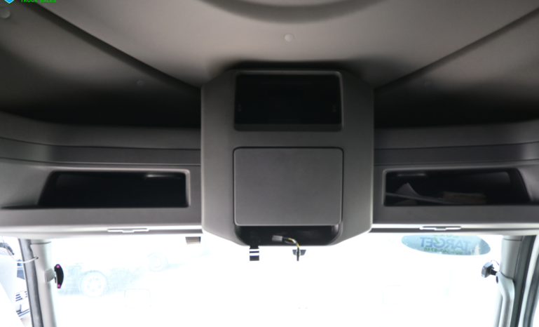 
								2023 International LT625 full									
