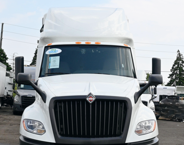 
								2023 International LT625 full									