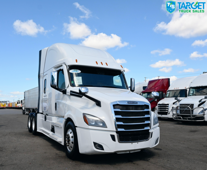 
								2022 Freightliner Cascadia full									
