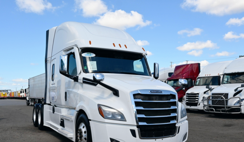 
								2022 Freightliner Cascadia full									