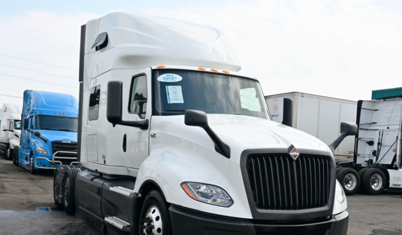
								2023 International LT625 full									