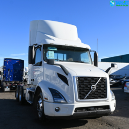 2021 VOLVO VNR DAYCAB
