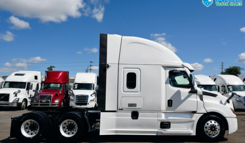 
								2022 Freightliner Cascadia full									