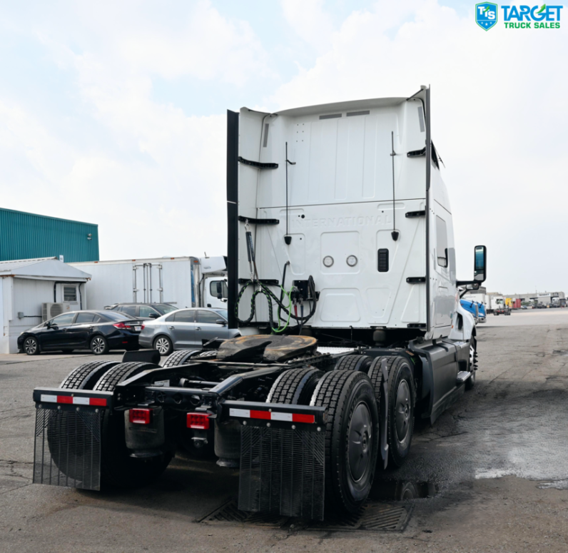 
								2023 International LT625 full									